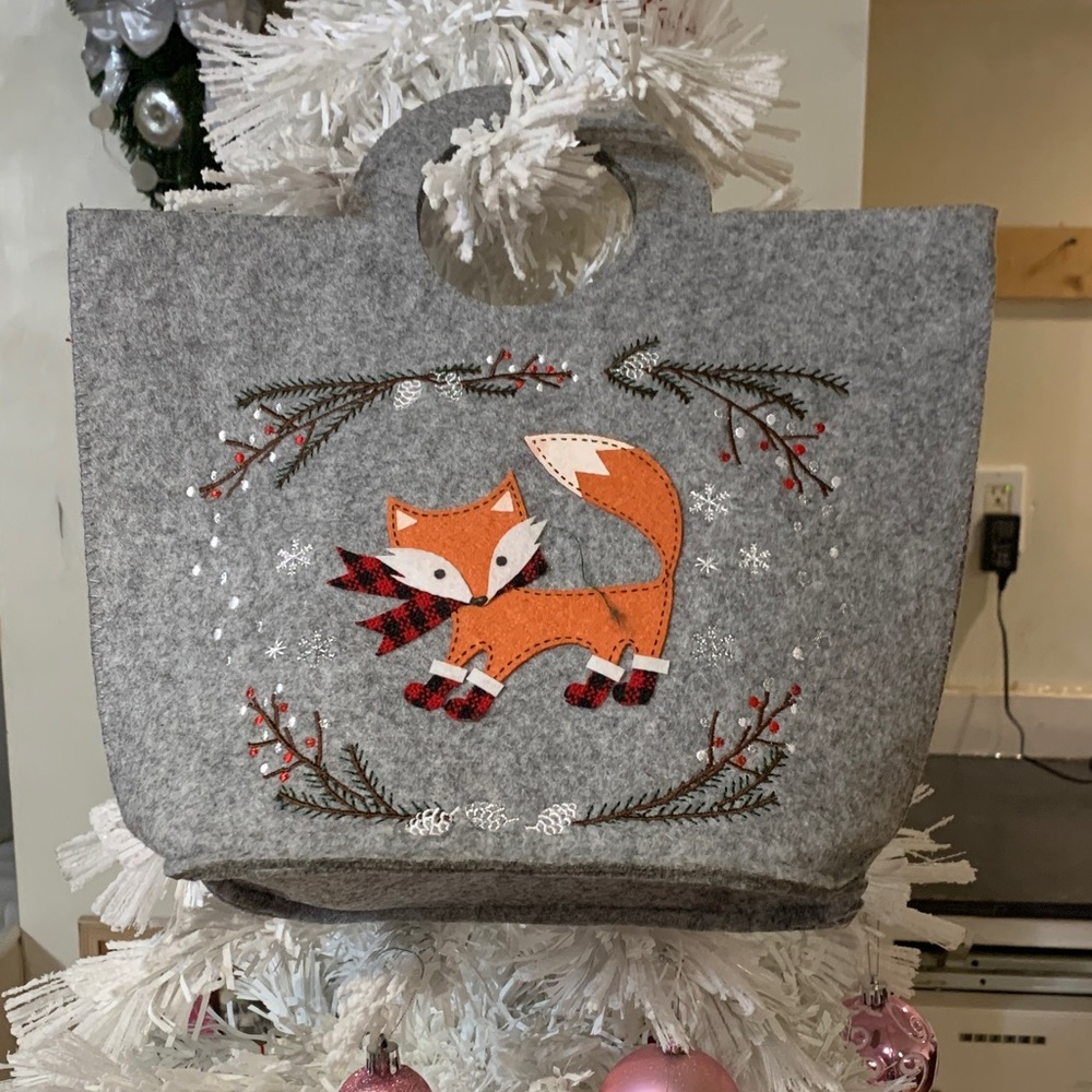 Chic Gray Felt Tote with Fox Motif